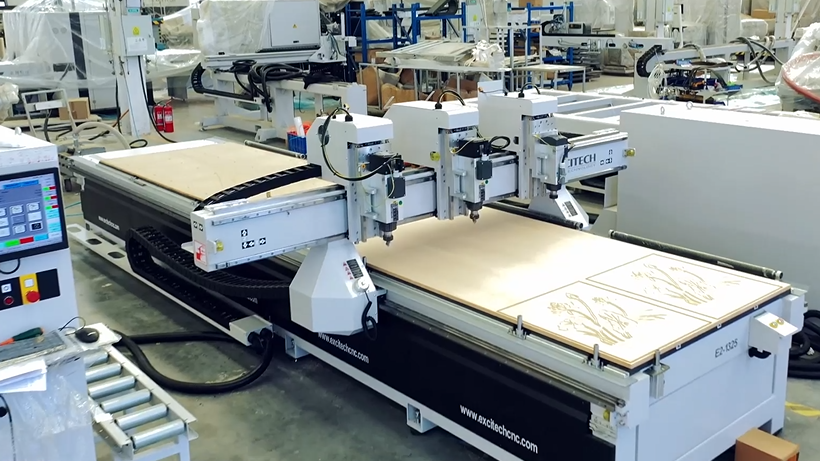Hoe u de snijmachine kiest voor de op maat gemaakte meubelfabriek van het hele huis